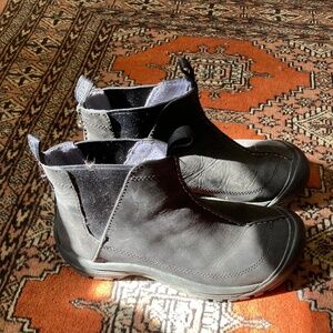 Keen Chelsea Boots 8.5 Black Leather